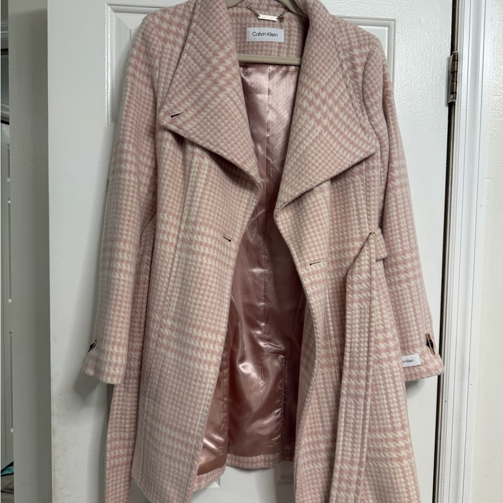 Calvin Klein Pink and Cream Houndstooth Trench Coat - Picture 4 of 9